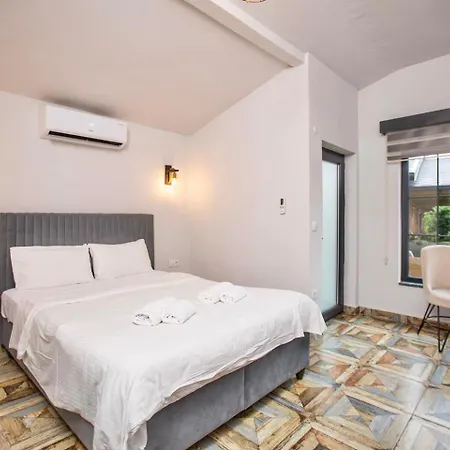 Sapancaminihouse 住宿加早餐酒店 4*