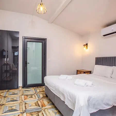 Sapancaminihouse 住宿加早餐酒店 4*